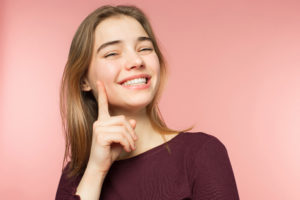 Woman smiling with a perfect smile and white teeth